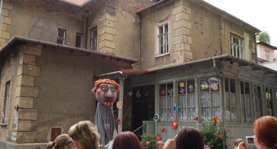 Záchrana Arnoldovy vily, 1. část